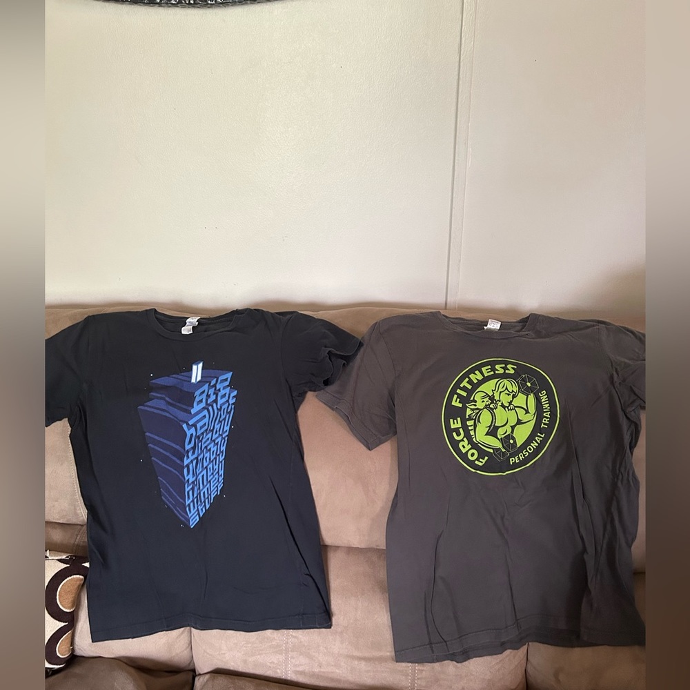 2pc‎ med shirt lot